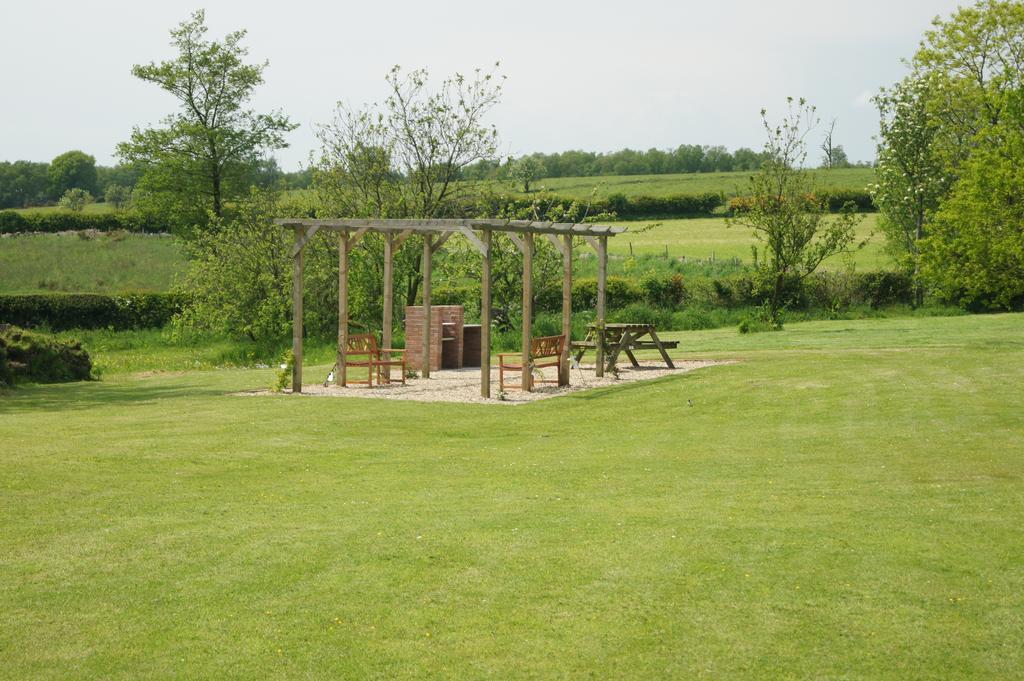 Rawcliffe House Farm Villa พิกเคอริง ภายนอก รูปภาพ