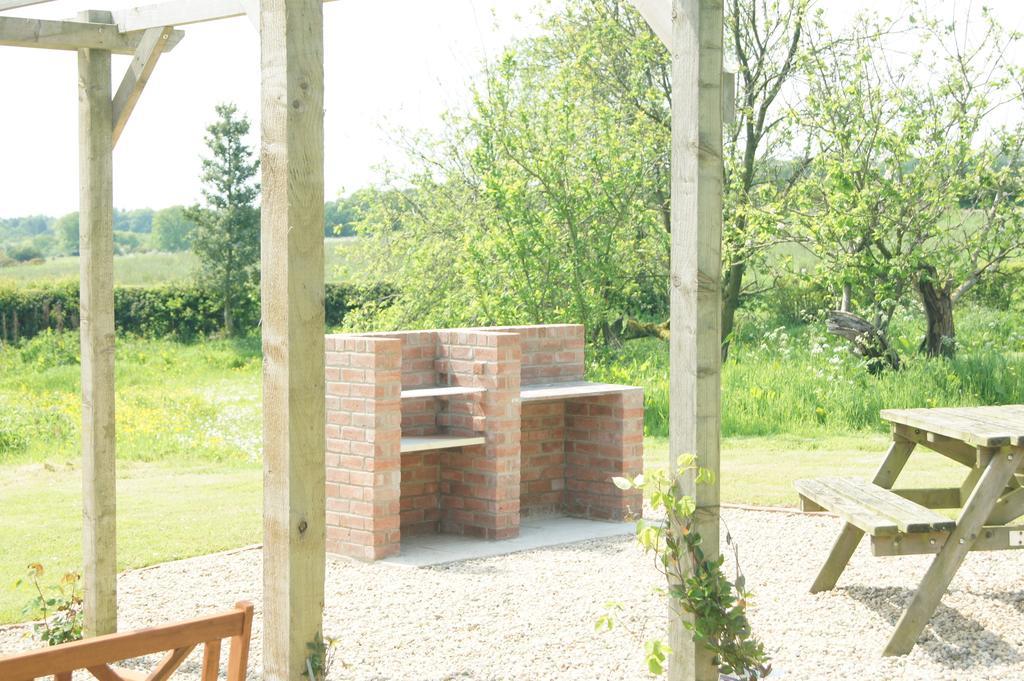 Rawcliffe House Farm Villa พิกเคอริง ภายนอก รูปภาพ